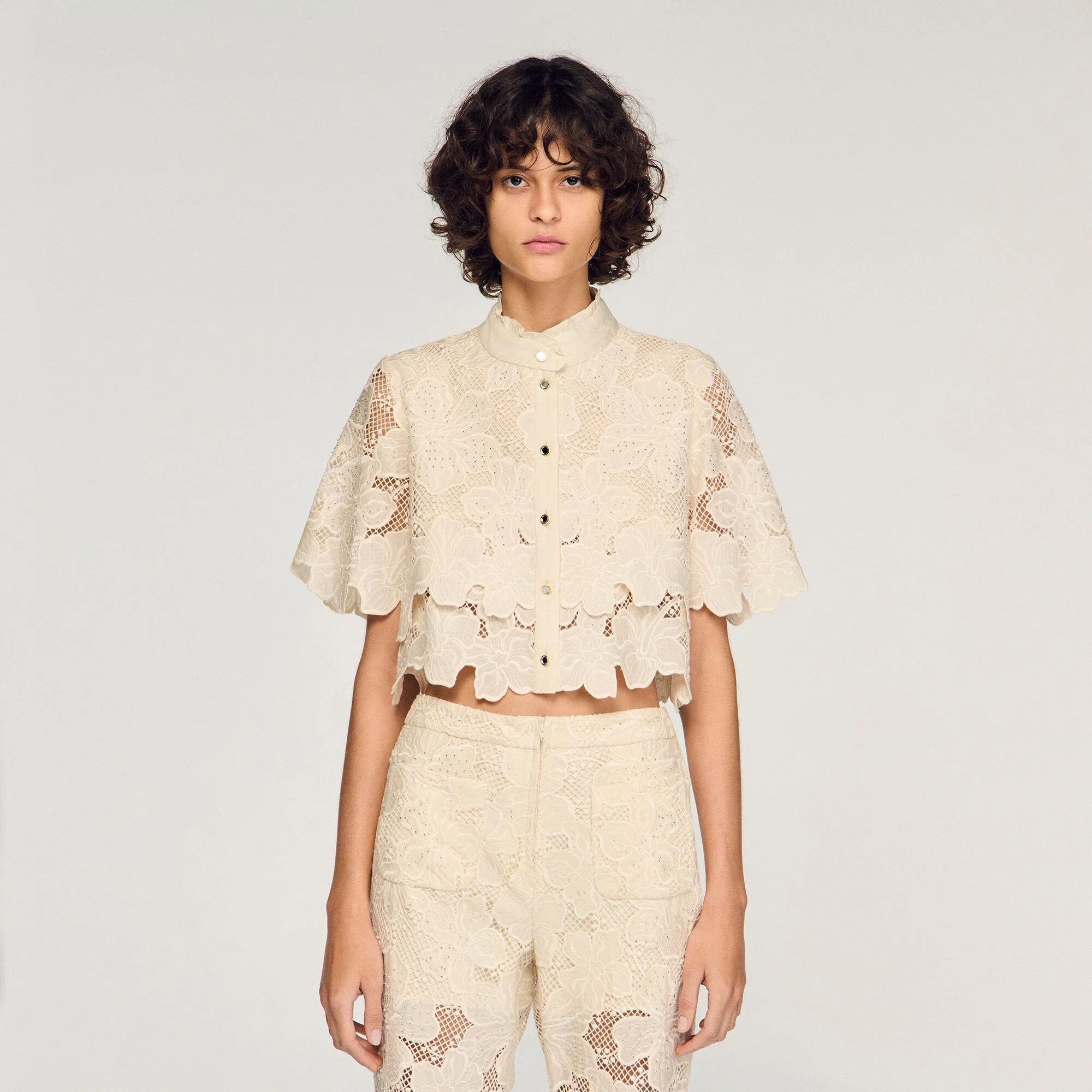 Ame Cropped Floral Guipure Shirt Ecru - Image 5