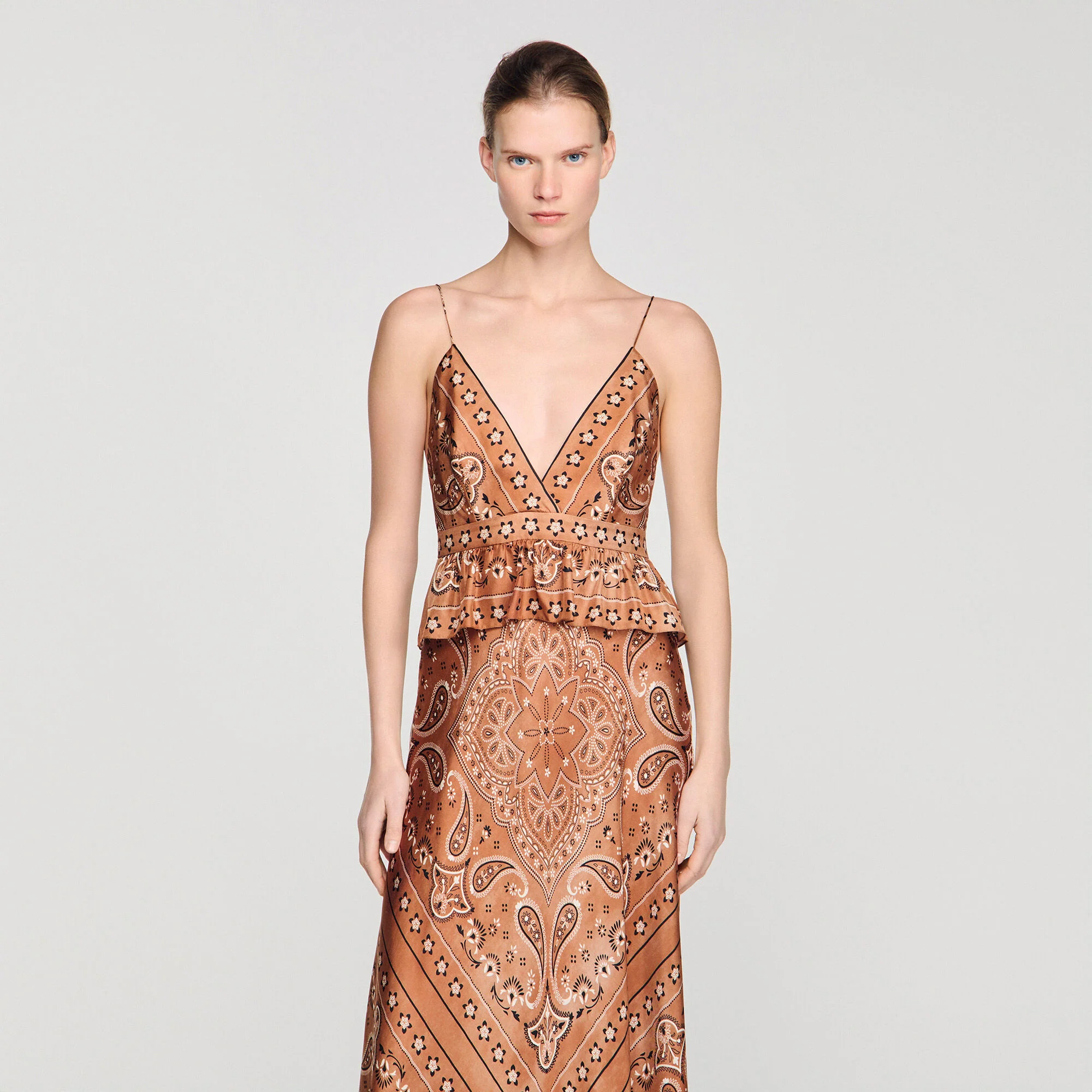 Vanellia Bandana-Print Maxi Dress Brown / Black - Image 4