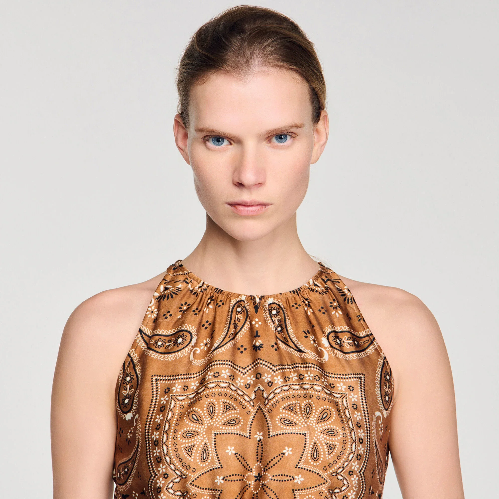 Melanie Bandana-Print Maxi Dress Brown / Black - Image 4