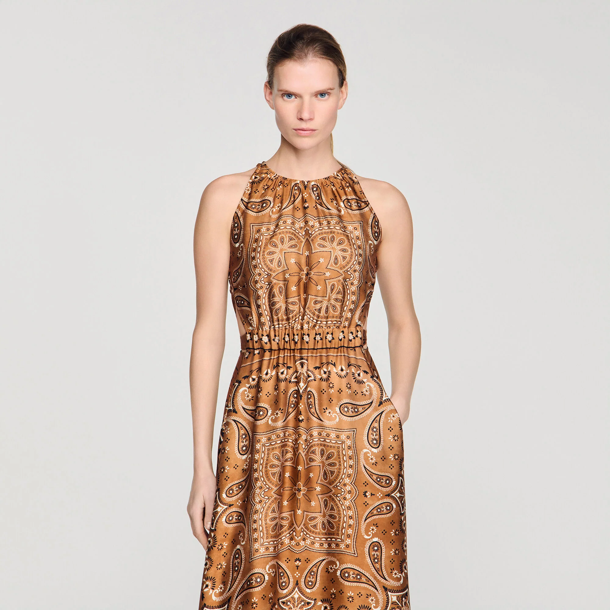 Melanie Bandana-Print Maxi Dress Brown / Black - Image 5