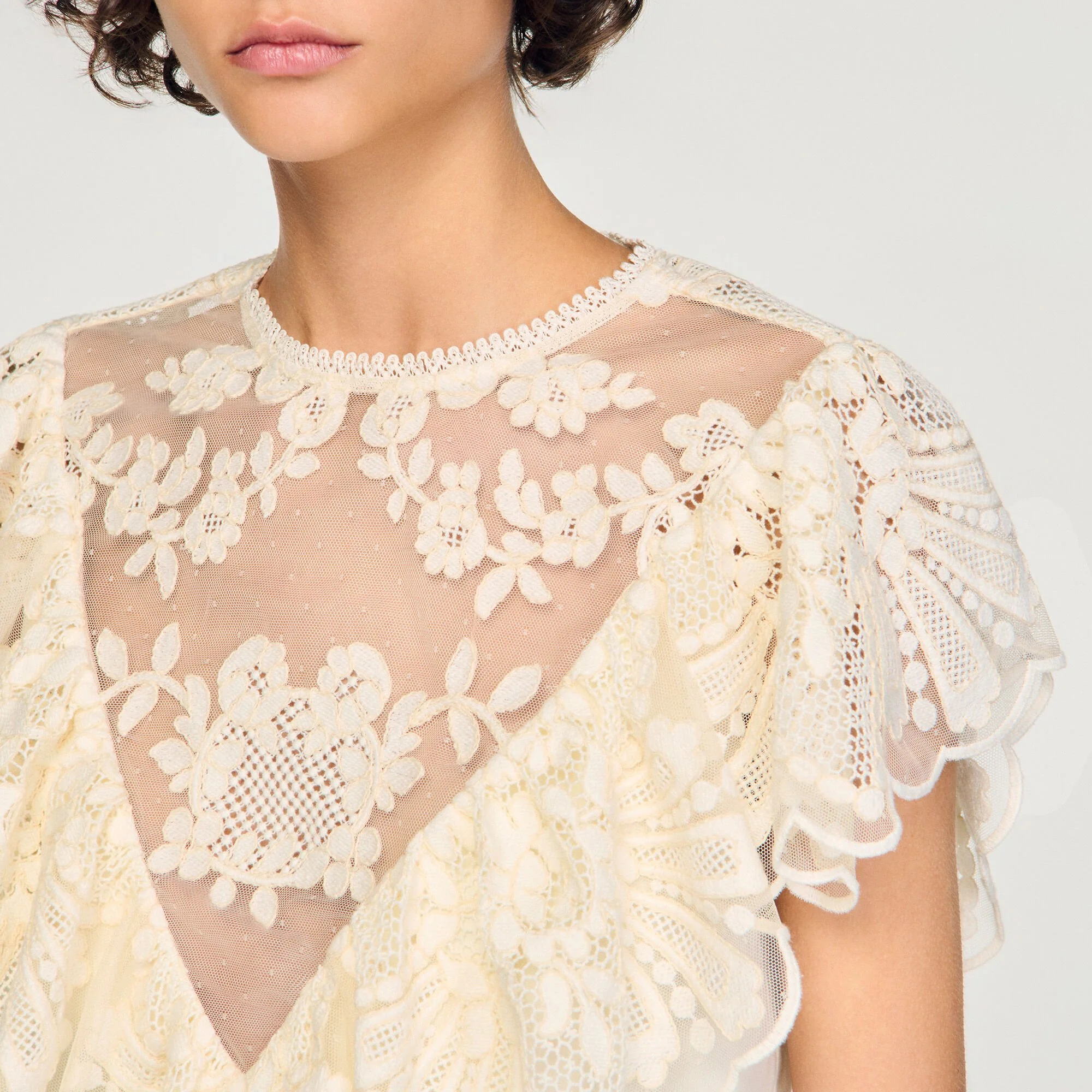 Lavandin Floral Guipure Crop Top Vanilla - Image 3